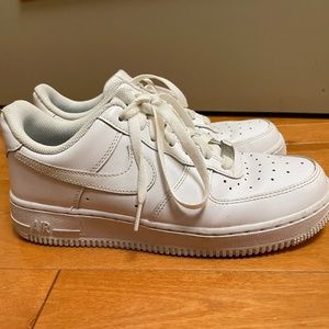 Nike Air Force, Women's size 8, white LIKE NEW!
